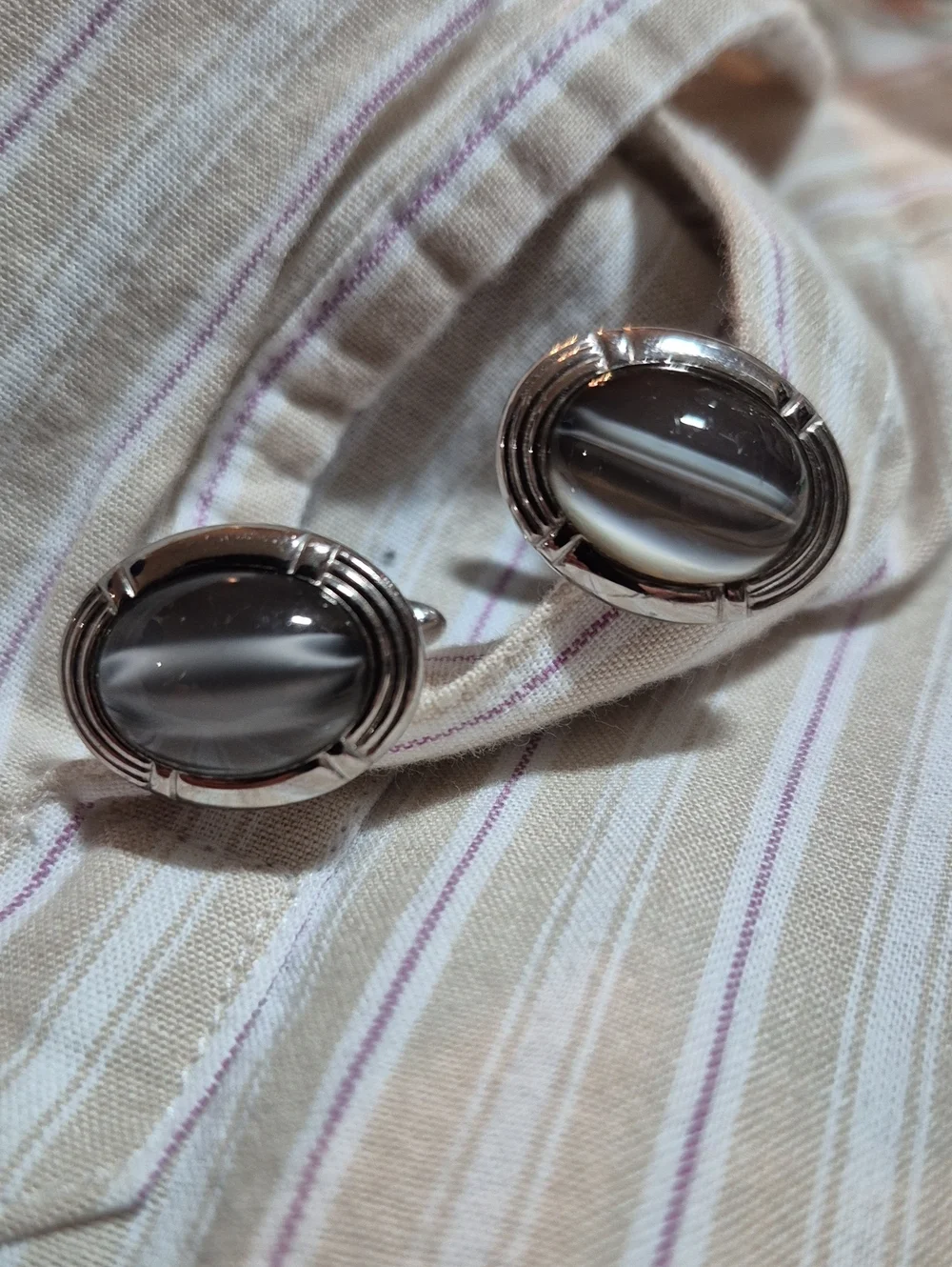 Vintage Mid-Century Modern men's jewelry set by Van Guard. Cuff Links /Tie Tack